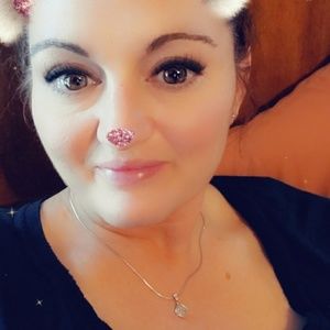 Meet your Posher, Leslie